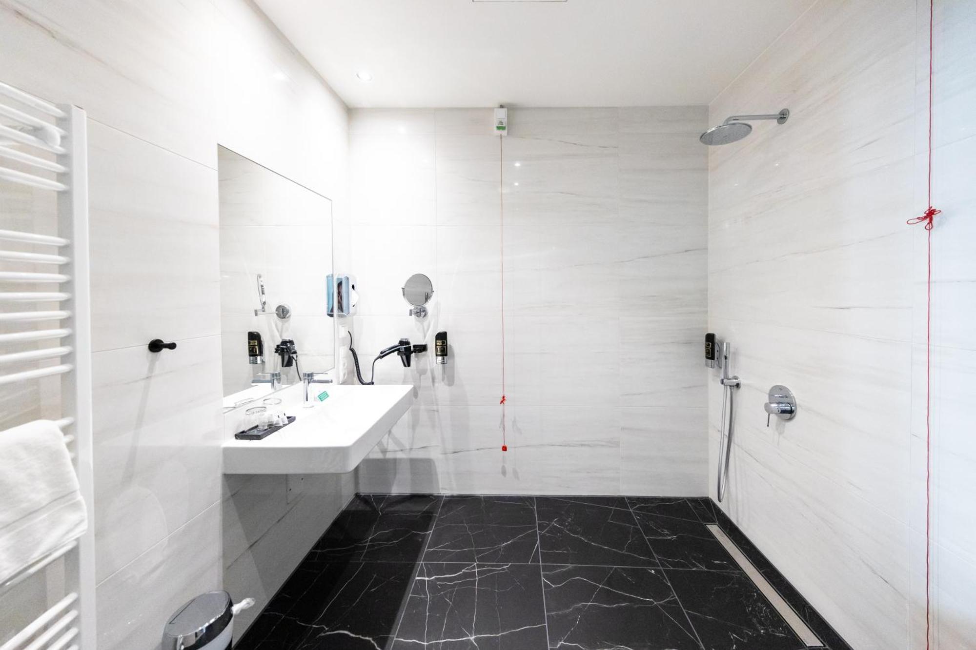Best Western Premier Royal Blue لبسيا المظهر الخارجي الصورة